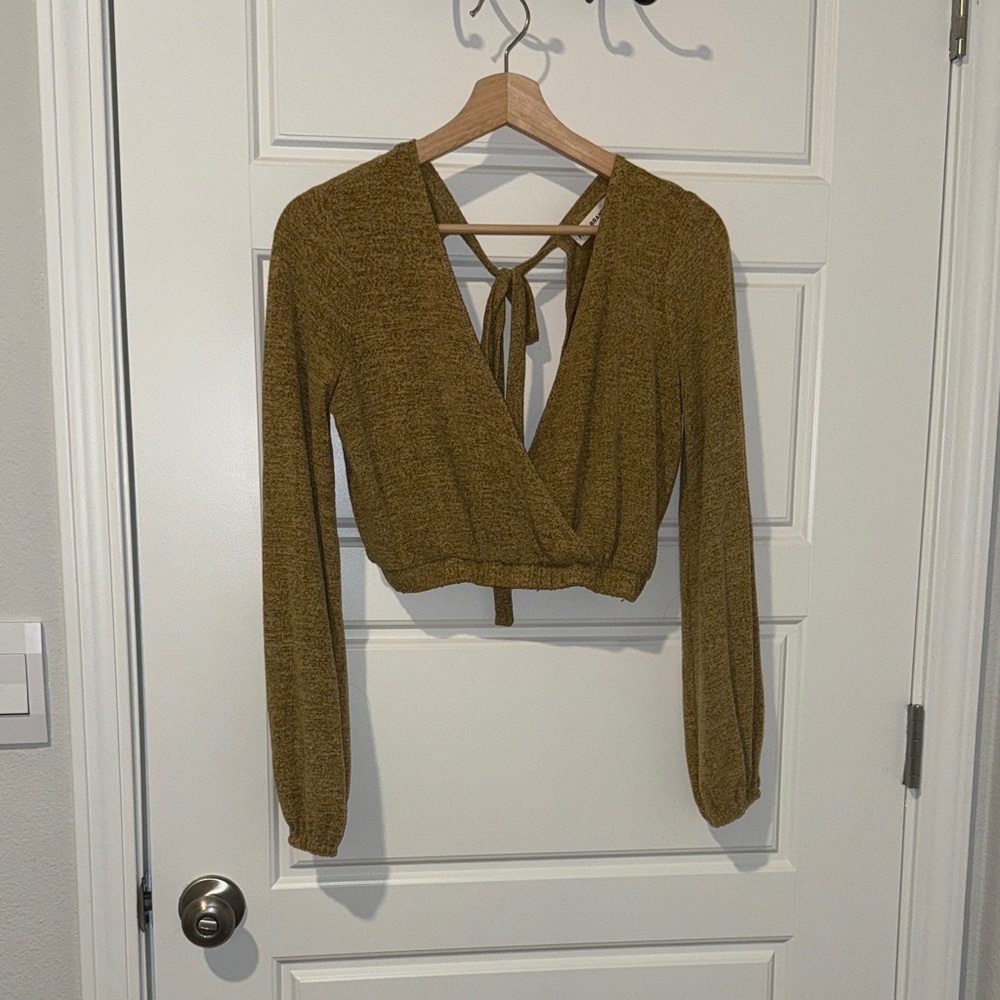 fika open back cropped sweater size medium